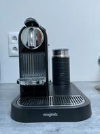 Te koop: z.g.a.n Nespresso Magimix met cupjeshouder, Witgoed en Apparatuur, Koffiezetapparaten, Ophalen, Zo goed als nieuw, Koffiemachine
