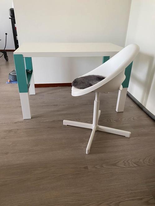 Heel mooi uitziende Kinderbureau en bureaustoel., Kinderen en Baby's, Kinderkamer | Tafels en Stoelen, Zo goed als nieuw, Tafel(s) en Stoel(en)