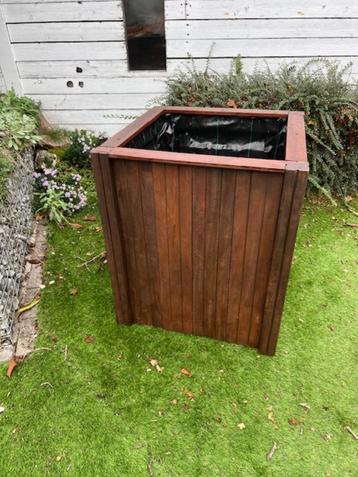 verrijdbare hardhouten bankirai plantenbak beschikbaar voor biedingen