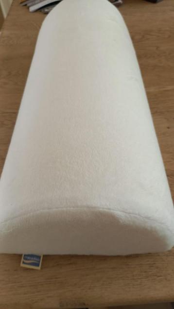 Meradiso halve rol neksteunkussen etc. z.g.a.n. beschikbaar voor biedingen