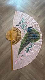 Handbeschilderde roze japanse waaier bloessem twee pauwen, Ophalen of Verzenden, Zo goed als nieuw