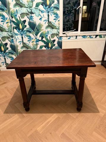 Antiek houten tafel te koop beschikbaar voor biedingen
