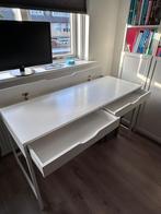 IKEA Bureau 132 met lades en kabelgoot, Ophalen of Verzenden, In hoogte verstelbaar, Gebruikt, Bureau