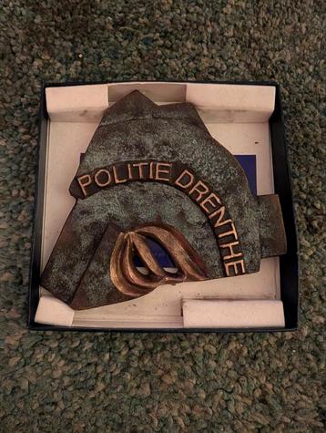 Politie Drenthe Kunstobject - AtelieR Tine Mersmann beschikbaar voor biedingen