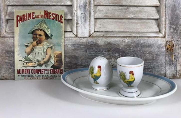 Frans eierdopje met zoutvaatje op schotel, Huis en Inrichting, Keuken | Servies, Gebruikt, Kop(pen) en/of Schotel(s), Overige stijlen