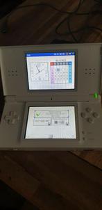 Nintendo ds, Spelcomputers en Games, Spelcomputers | Nintendo DS, Met games, Wit, Ophalen of Verzenden, Zo goed als nieuw