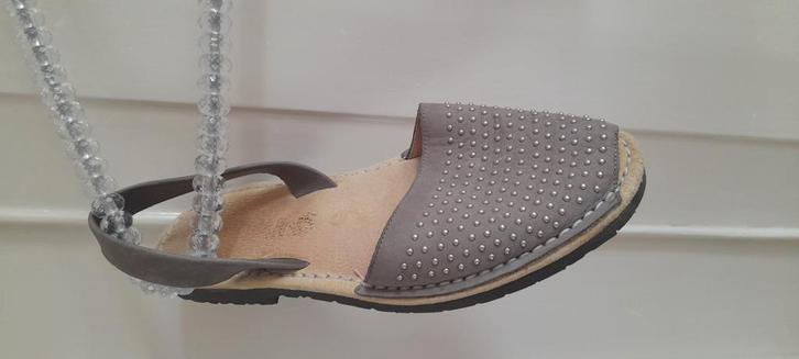 Barlins Franse sandaaltjes geheel leer met rubberen zool 38, Kleding | Dames, Schoenen, Zo goed als nieuw, Sandalen of Muiltjes