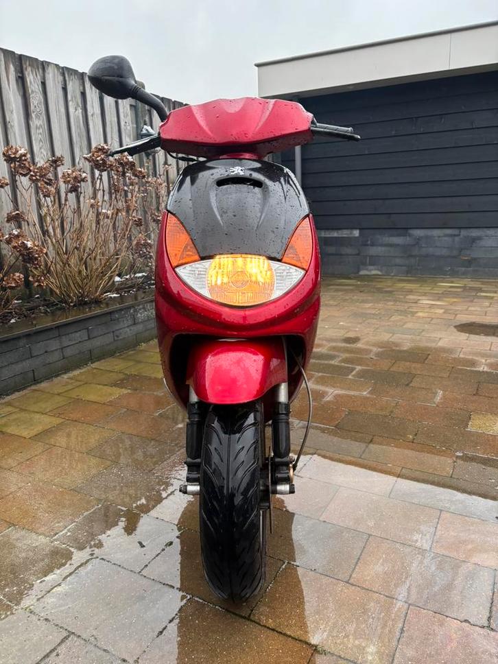 Peugeot viva city snor 2005, Fietsen en Brommers, Scooters | Peugeot, Zo goed als nieuw, Vivacity, Benzine, Ophalen