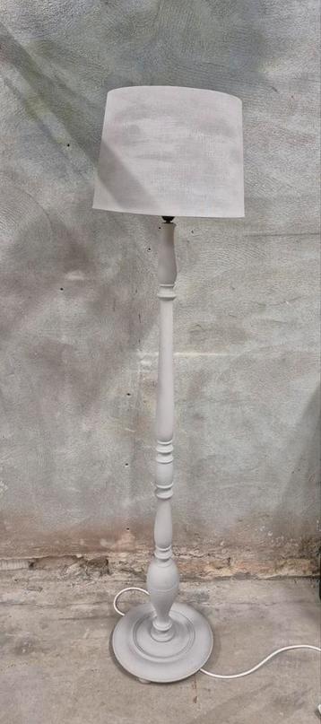 Eiken houten vloerlamp 167 hoog beschikbaar voor biedingen