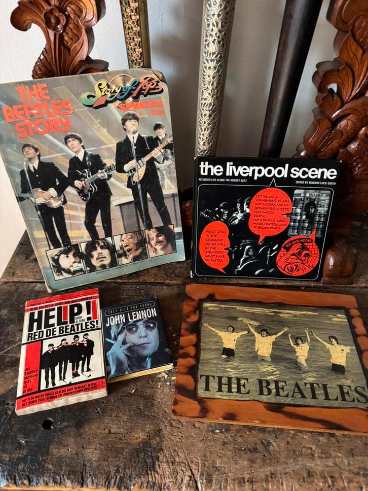 Aantal vintage beatles spulletjes oa zeldzaam boekje, Verzamelen, Muziek, Artiesten en Beroemdheden, Gebruikt, Boek, Tijdschrift of Artikel