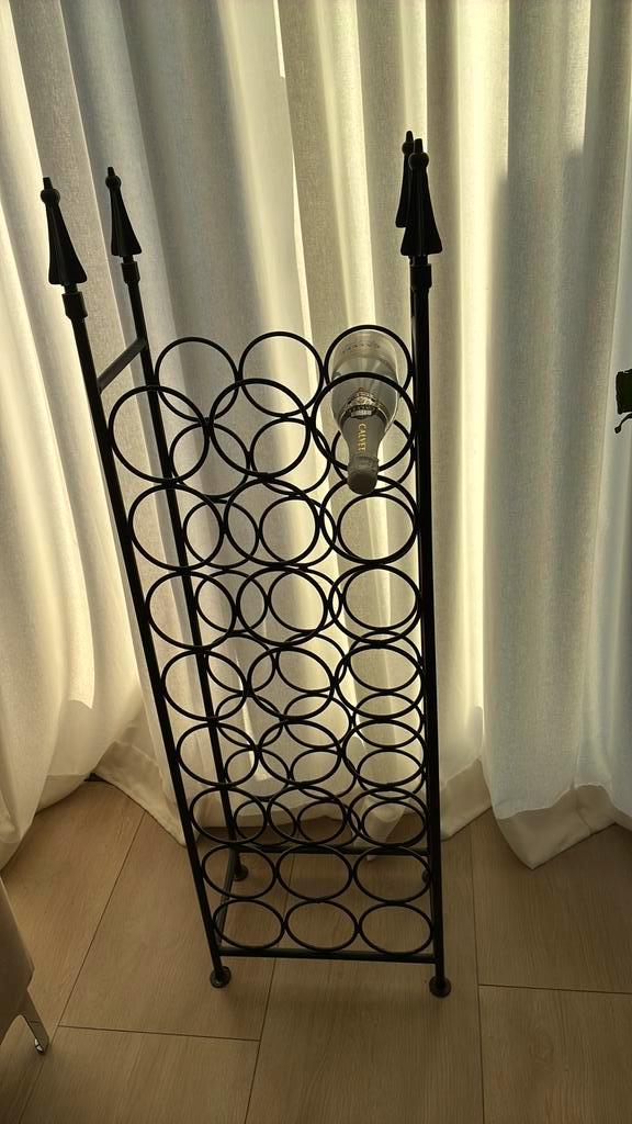 Wijnrek voor de moderne inrichting, Huis en Inrichting, Woonaccessoires | Wijnrekken, Zo goed als nieuw, 75 cm of meer, Metaal