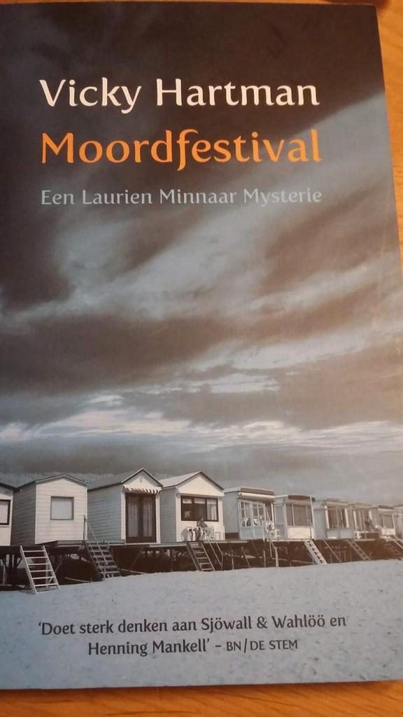 Moordfestival - Vicky Hartman, Boeken, Thrillers, Zo goed als nieuw, Ophalen of Verzenden