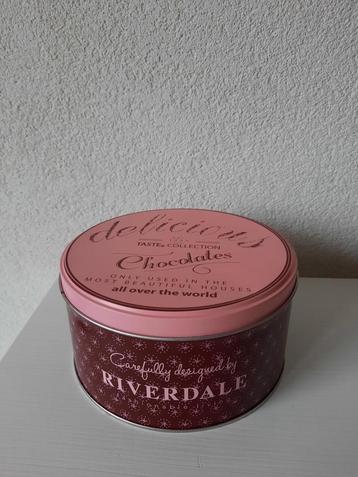 Riverdale Delicious Chocolates Roze Blik 13,5 cm.