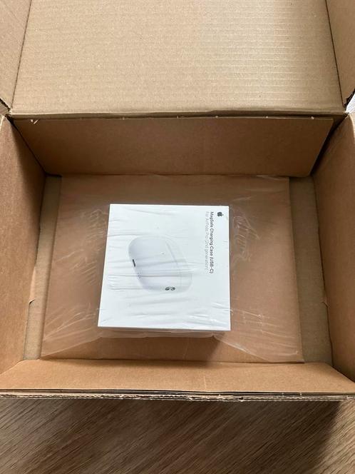 Apple oplaadcase USB-C AirPods Pro 2e generatie, Audio, Tv en Foto, Opladers, Nieuw, Verzenden