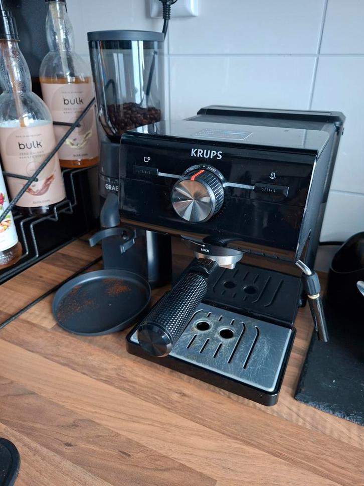 Krups espresso machine met koffiebonenmaler, Witgoed en Apparatuur, Koffiemachine-accessoires, Zo goed als nieuw, Ophalen