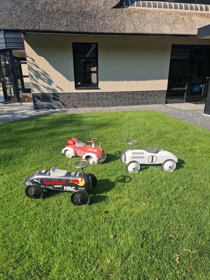 Loopauto's - Red Bull, Brandweer en raceauto, Kinderen en Baby's, Speelgoed | Buiten | Voertuigen en Loopfietsen, Gebruikt, Loopvoertuig