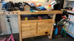 Houten werkbankje met bankschroef in nette gebruikte staat., Doe-het-zelf en Verbouw, Werkbanken, Ophalen, Zo goed als nieuw, Bankschroef