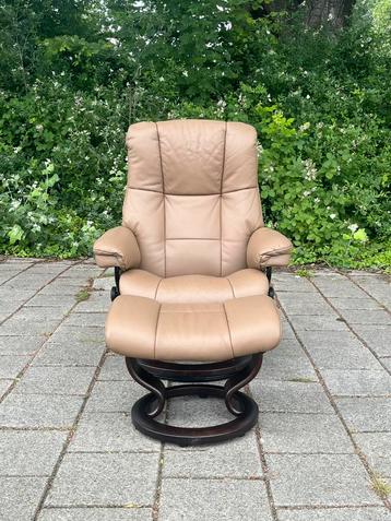 Stressless relax fauteuil met voetenbank beschikbaar voor biedingen