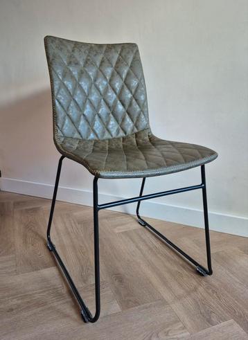 4 eetkamerstoelen te koop!  beschikbaar voor biedingen