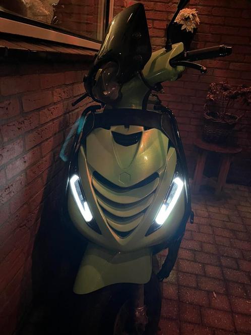 piaggo zip, Fietsen en Brommers, Scooters | Piaggio, Zo goed als nieuw, Zip, Ophalen