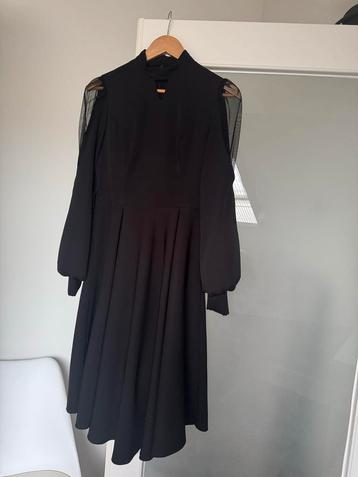 Zwarte Jurk met Mesh Details - Maat M beschikbaar voor biedingen