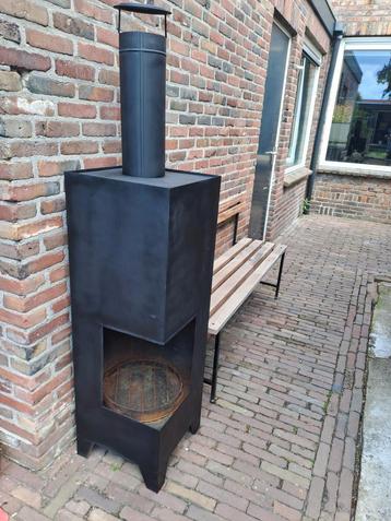 Tuinhaard buitenhaard met afvoerpijp beschikbaar voor biedingen