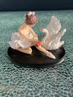 Beeldje van ballerina met zwaan, Verzamelen, Beelden en Beeldjes, Ophalen of Verzenden, Zo goed als nieuw, Dier