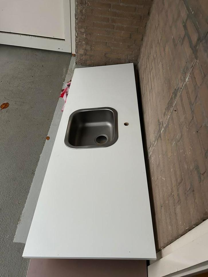 Gratis - Keuken werkbladen met spoelbak, Huis en Inrichting, Keuken | Keukenelementen, Zo goed als nieuw, 150 tot 200 cm, 50 tot 100 cm