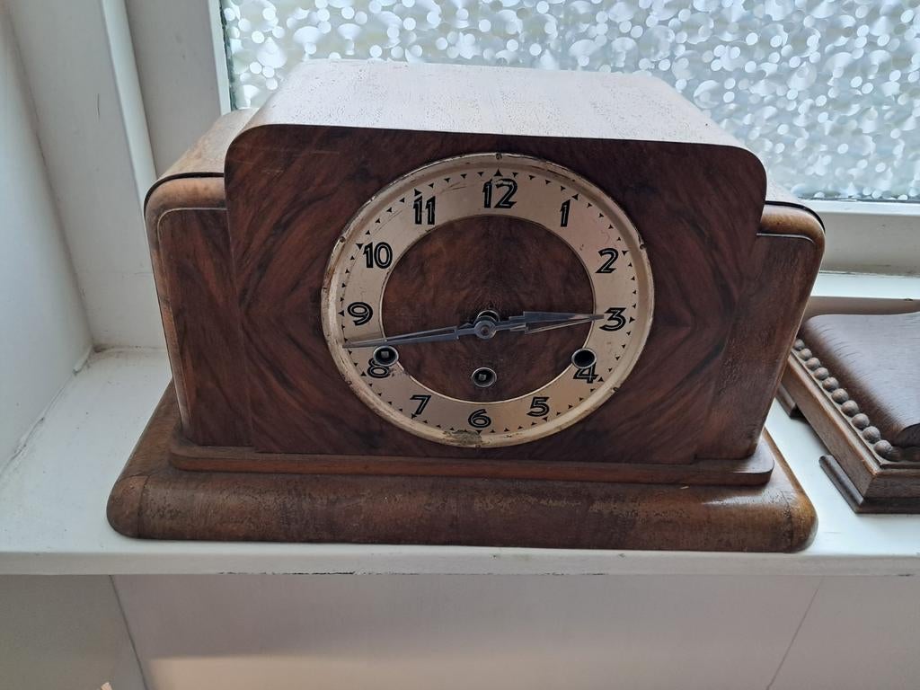 Mooi klok veer is defect, Antiek en Kunst, Ophalen of Verzenden