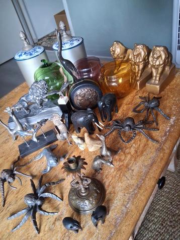 Lot curiosa beeldjes dieren glaswerk Delft brons messing e.d beschikbaar voor biedingen