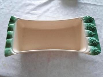 Vintage Keramiek Schaal met Groene asperges Details beschikbaar voor biedingen