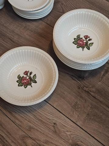 Wedgwood Barlaston: Moss Rose  6x Desser schaaltjes beschikbaar voor biedingen