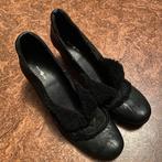 GROTESQUE ZWARTE PUMP LEDER BONT 39, Pumps, Zwart, Ophalen of Verzenden, Zo goed als nieuw