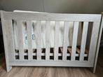 Grijseiken ledikant,  commode en wandplank, Kinderen en Baby's, Kinderkamer | Complete kinderkamers, Gebruikt, Jongetje of Meisje