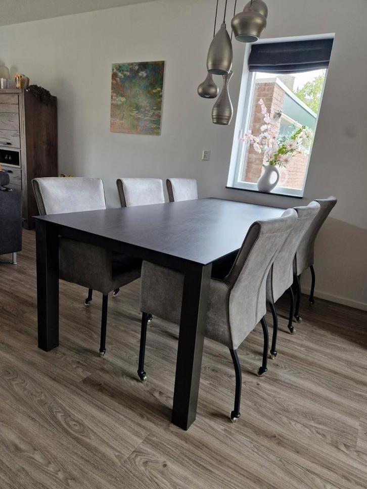 Moderne tafel met keramisch blad en 6 stoelen, Huis en Inrichting, Tafels | Eettafels, Gebruikt, 100 tot 150 cm, 150 tot 200 cm