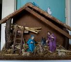 Leuke houten kerststal met 7 beeldjes, Ophalen of Verzenden, Gebruikt