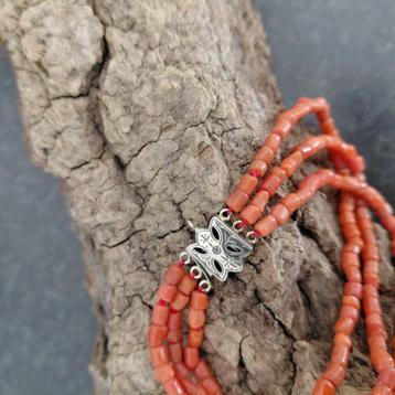 3 rijige bloedkoraal armband.zilverkl.slotje,18 cm beschikbaar voor biedingen