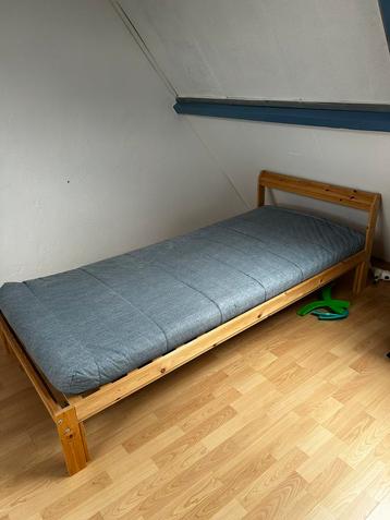 Single bed frame 90x200 beschikbaar voor biedingen
