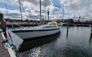 Zeilboot met gratis instructie beschikbaar voor biedingen
