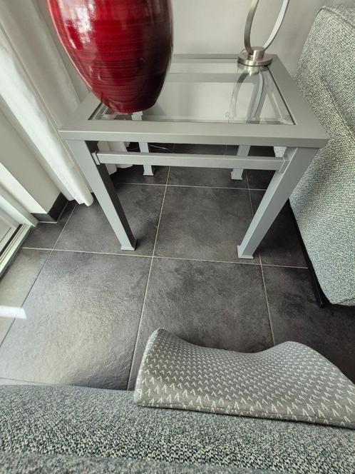 Bijzettafels, Huis en Inrichting, Tafels | Bijzettafels, Zo goed als nieuw, Vierkant, 45 tot 60 cm, Minder dan 55 cm, Glas, Ophalen