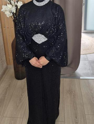 Jurk beschikbaar voor biedingen