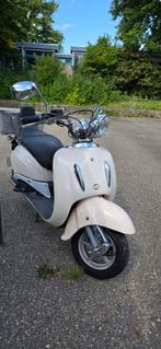 retro scooter Grande Retro - lage km stand - 2011, Fietsen en Brommers, Scooters | SYM, Ophalen, Gebruikt, Overige modellen, Maximaal 45 km/u