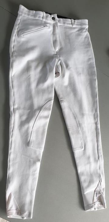 GEBRUIKTE WITTE WEDSTRIJDBROEK beschikbaar voor biedingen