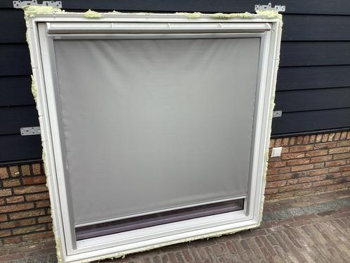 VELUX UK08 134x140 kunststof dakraam kantelraam zolderraam, Doe-het-zelf en Verbouw, Glas en Ramen, Gebruikt, Dakraam, 120 tot 160 cm