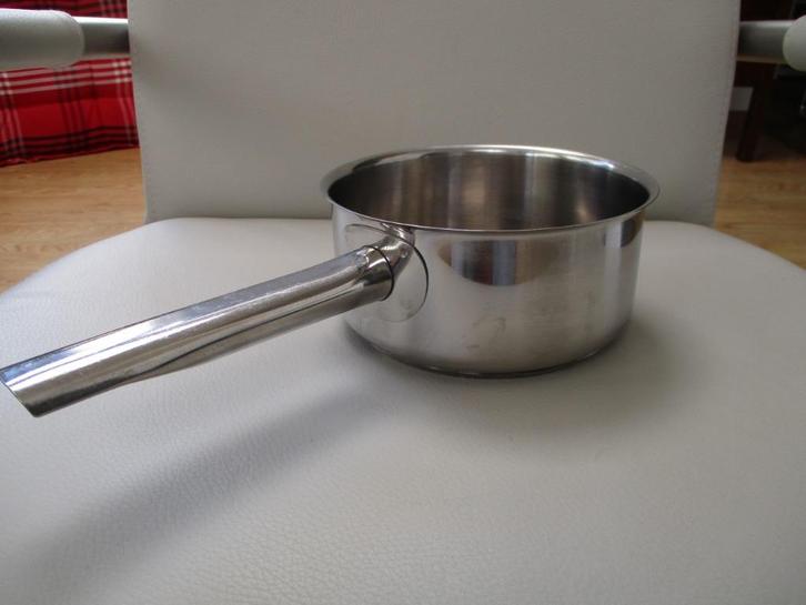 SIGG - RVS - steelpan - Zwitserland, Huis en Inrichting, Keuken | Potten en Pannen, Gebruikt, Kookpan of Snelkookpan, Rvs, Inductieplaat