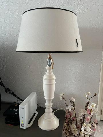 Riverdale tafellamp beschikbaar voor biedingen