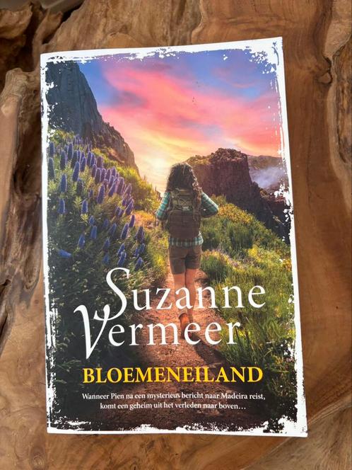 Suzanne Vermeer - Bloemeneiland, Boeken, Thrillers, Zo goed als nieuw, Nederland, Ophalen of Verzenden
