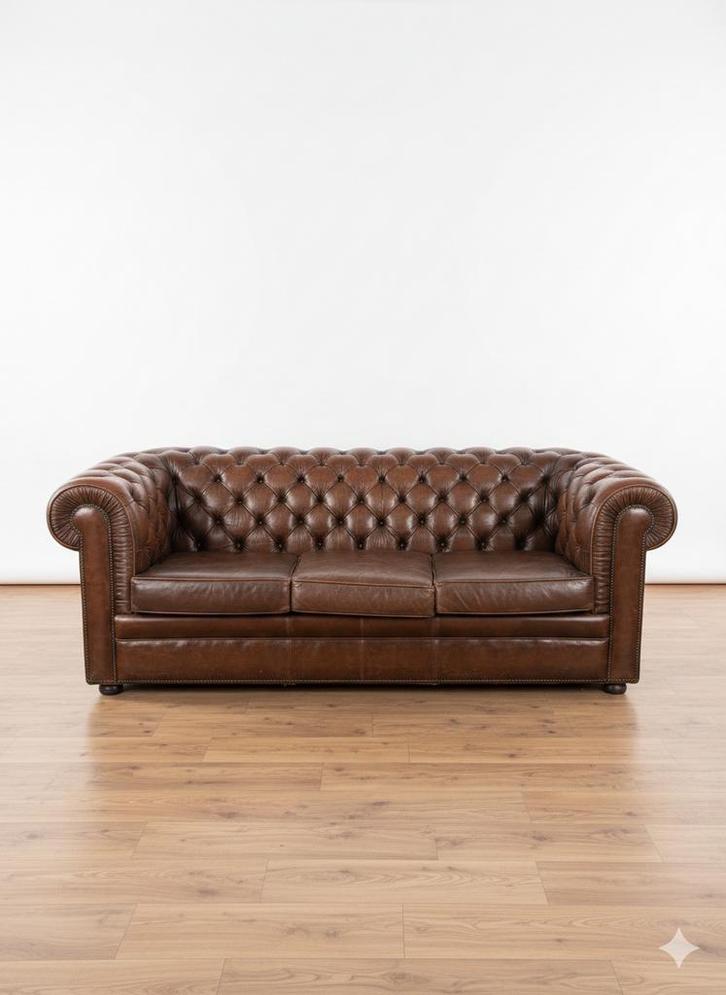 Oude lederen 3-zits Chesterfield bank, Huis en Inrichting, Banken | Bankstellen, Gebruikt, Rechte bank, Driepersoons, Leer, Ophalen of Verzenden