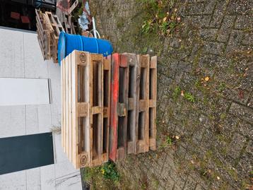 Pallets,  op is op beschikbaar voor biedingen