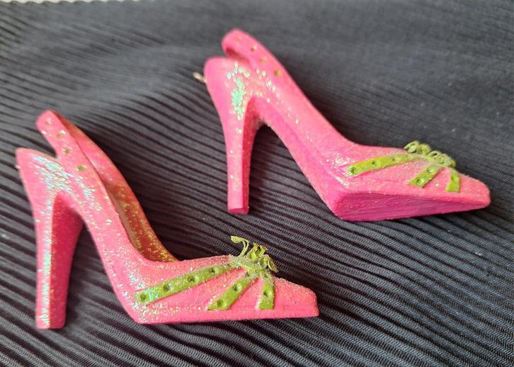 Roze Schoenen Ornamenten miniatuur schoenen steen schoentjes, Antiek en Kunst, Antiek | Woonaccessoires, Ophalen of Verzenden